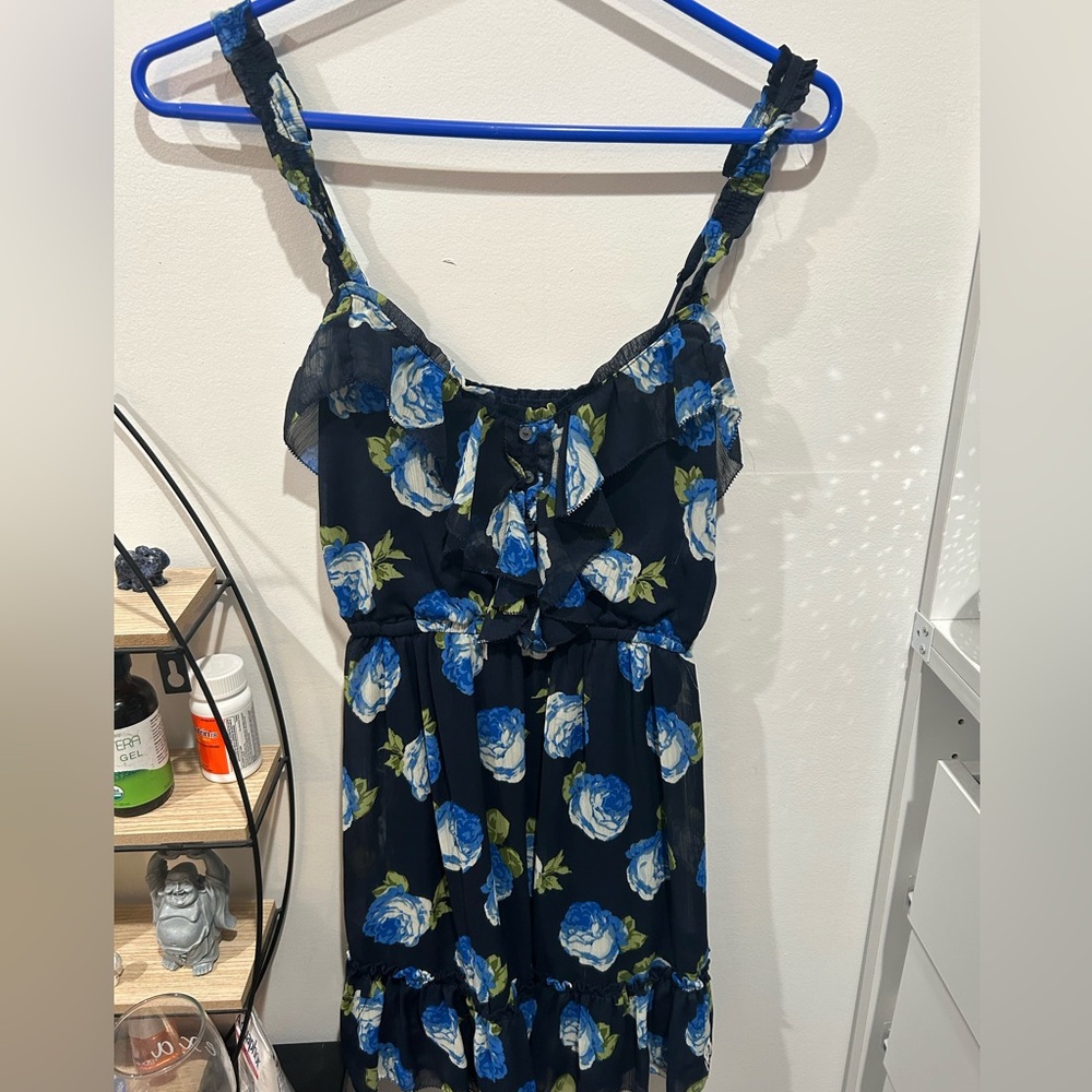 Very cute navy blue dress
